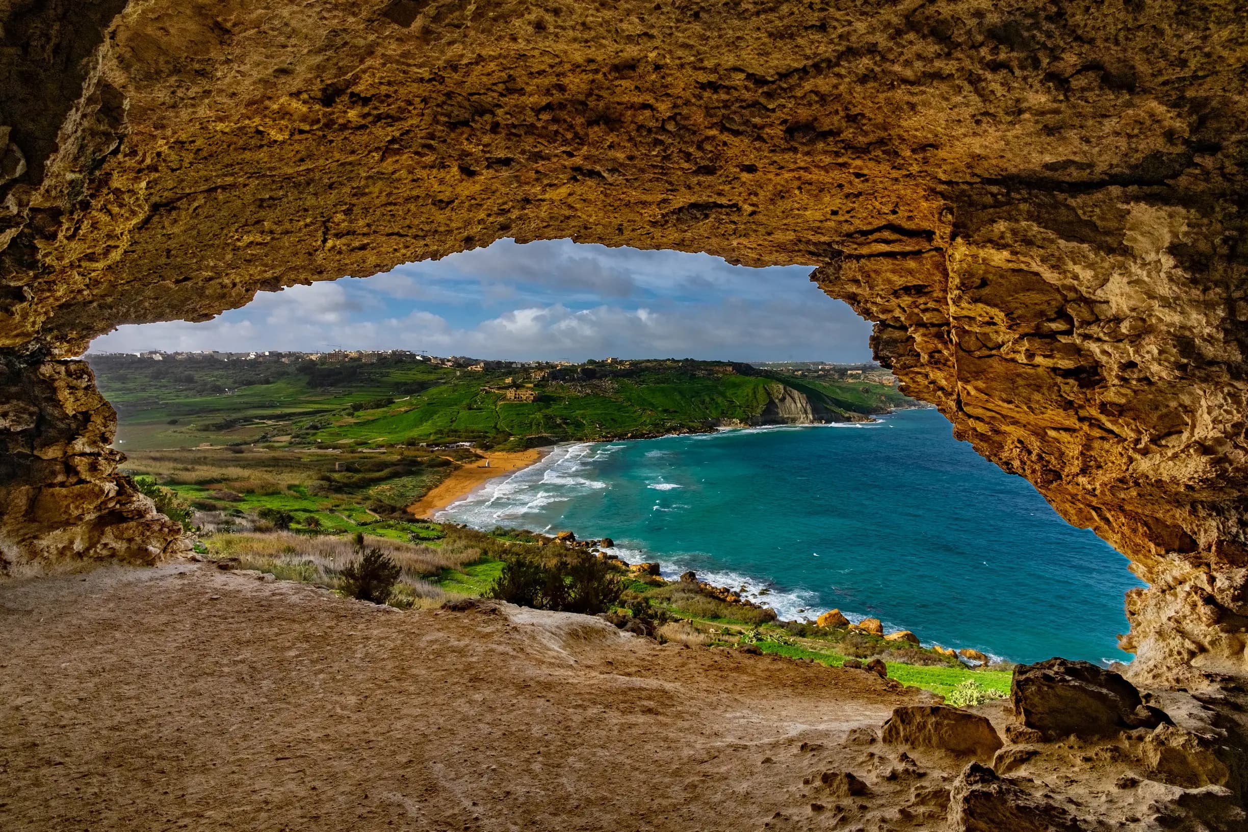 Mixta Cave